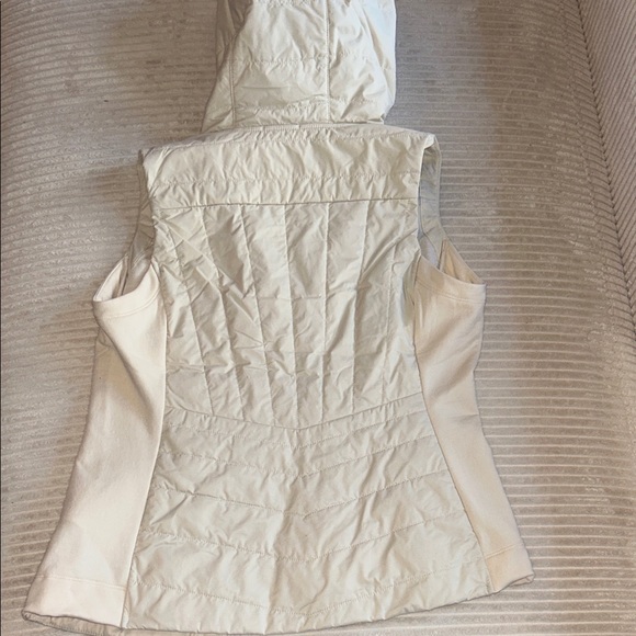 Smartwool Women's Cream Hooded Vest - Picture 8 of 9